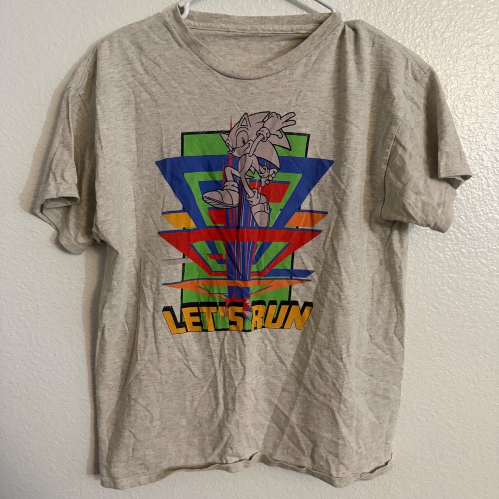 Sega Sonic the Hedgehog Lets Run Graphic T-Shirt Retro Gaming Kids Size Medium
